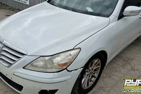 Photo of 2011 Hyundai Genesis