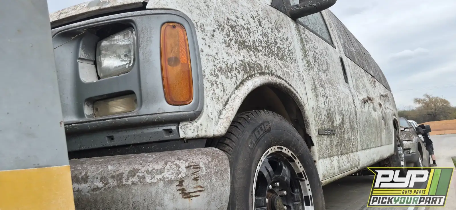 Photo of 1999 Gmc Savana 3500