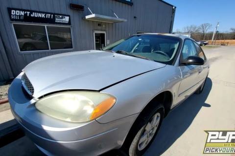 Photo of 2003 Ford Taurus