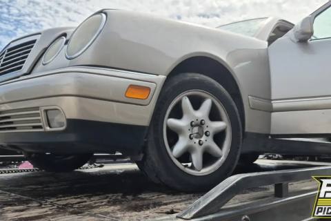 Photo of 1998 Mercedes-Benz E320
