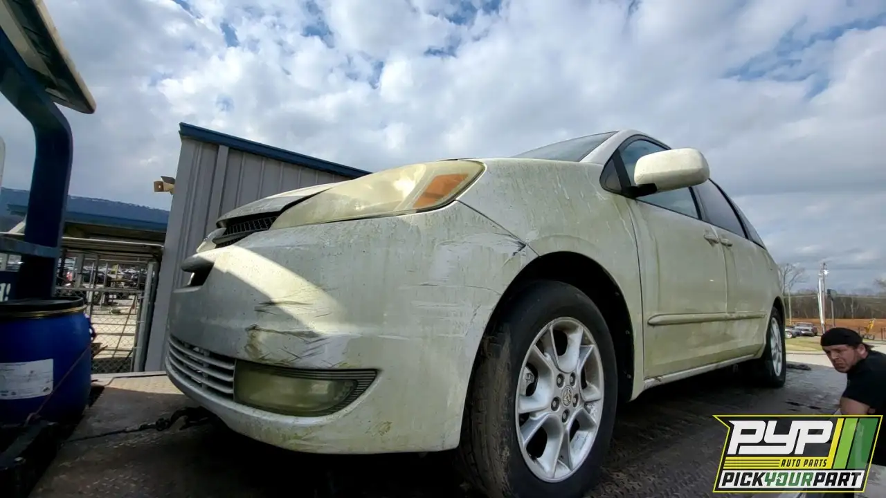 Photo of 2004 Toyota Sienna