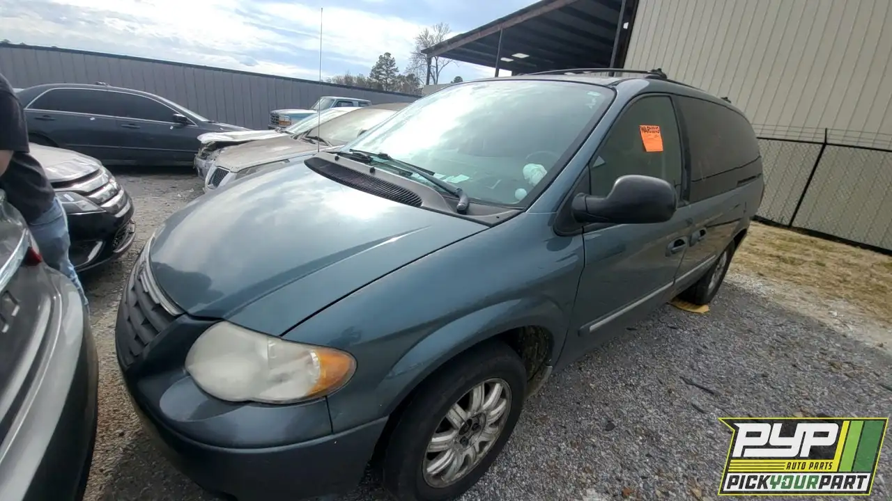 Photo of 2005 Chrysler Town & Country