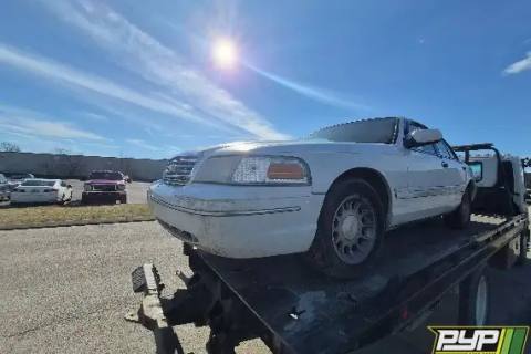 Photo of 1999 Ford Crown Victoria