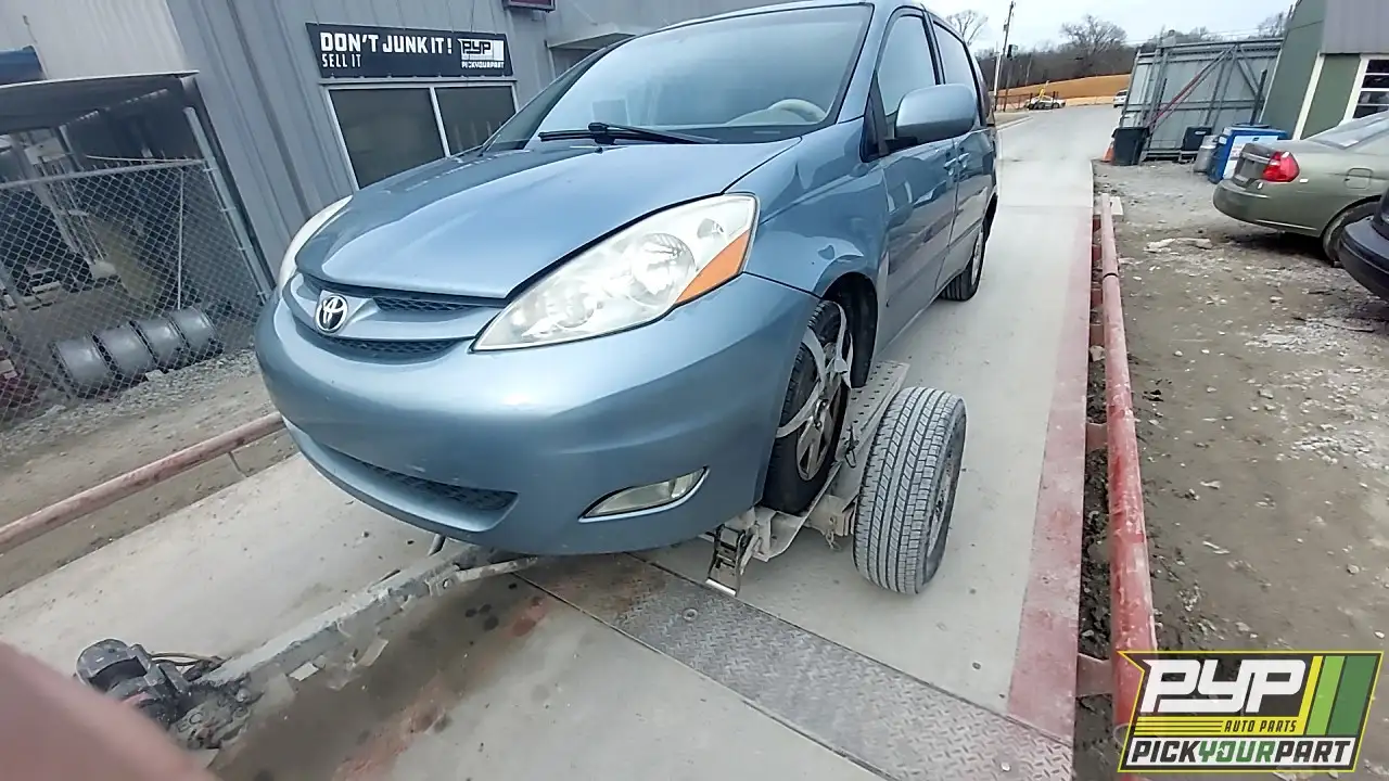 Photo of 2008 Toyota Sienna