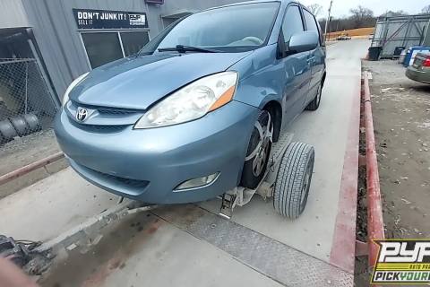 Photo of 2008 Toyota Sienna