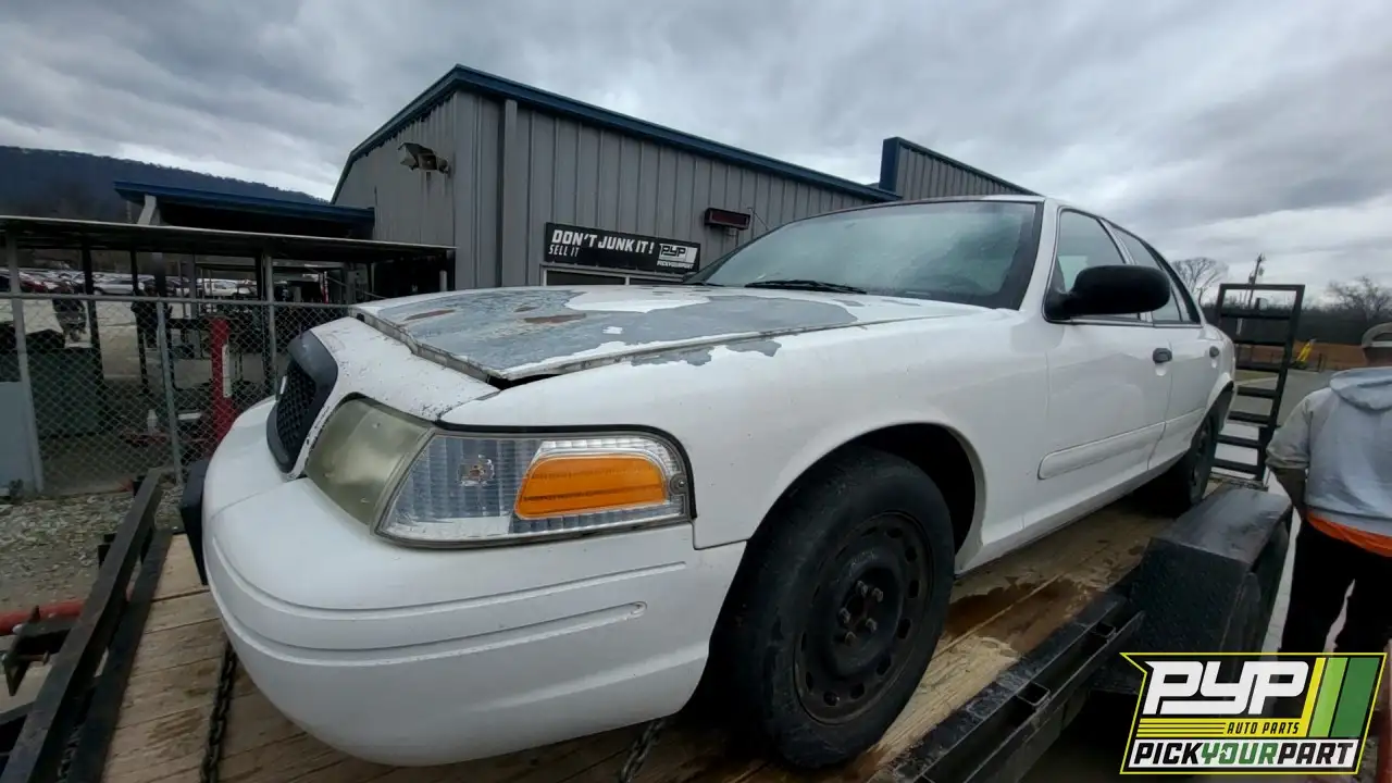 Photo of 2005 Ford Crown Victoria