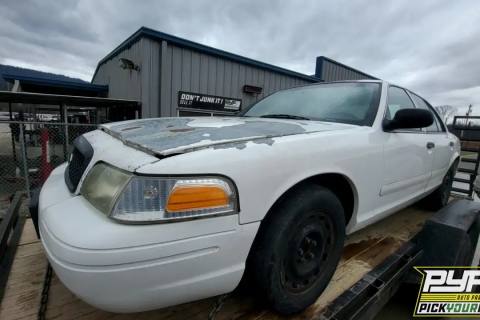 Photo of 2005 Ford Crown Victoria