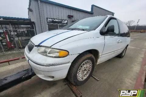 Photo of 1997 Chrysler Town & Country