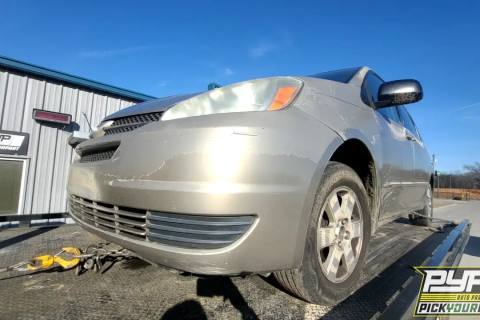 Photo of 2004 Toyota Sienna