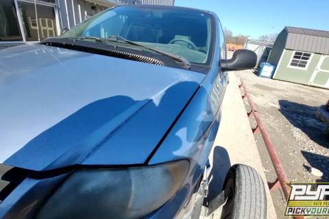 Photo of 2005 Chrysler Town & Country