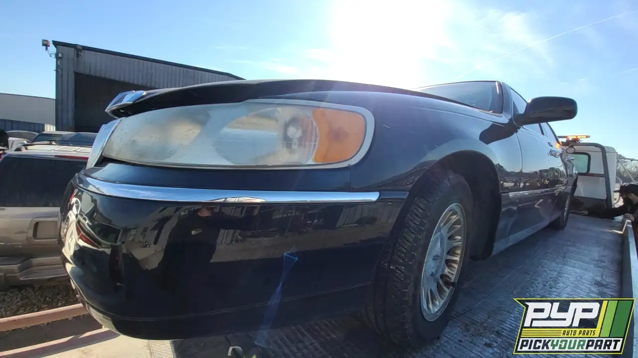 Photo of 2002 Lincoln Town Car