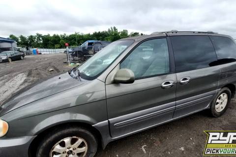 Photo of 2005 Kia Sedona