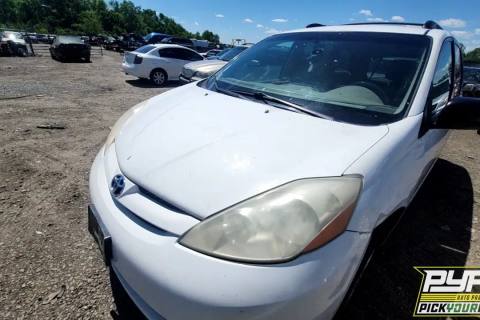 Photo of 2008 Toyota Sienna