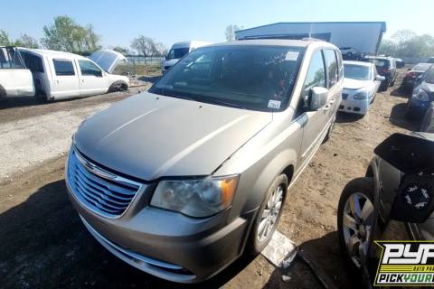 Photo of 2013 Chrysler Town & Country