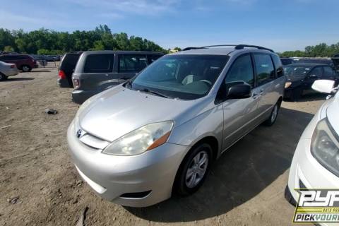 Photo of 2007 Toyota Sienna