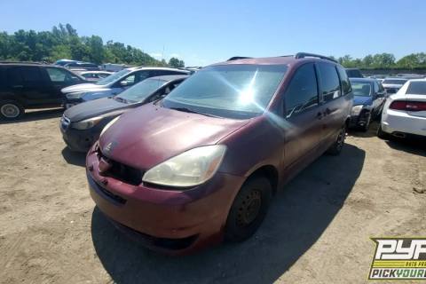 Photo of 2005 Toyota Sienna