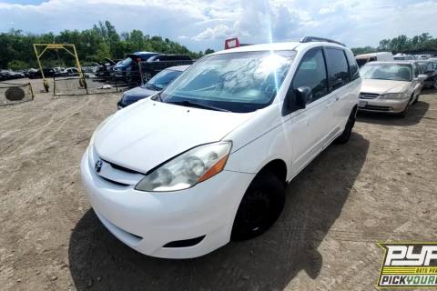 Photo of 2006 Toyota Sienna
