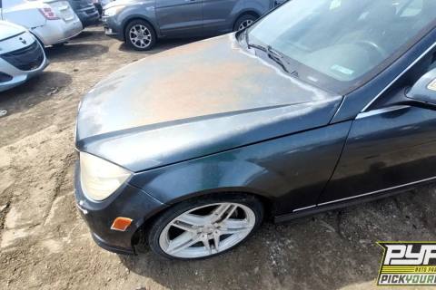 Photo of 2009 Mercedes-Benz C300