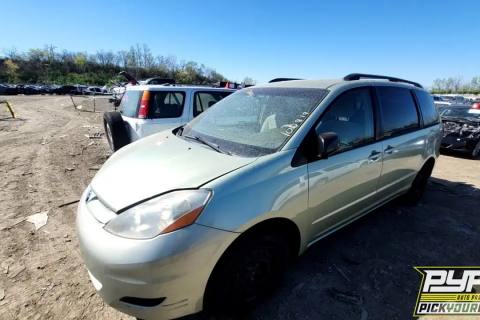 Photo of 2008 Toyota Sienna