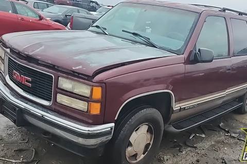 Photo of 1998 Gmc K1500 Suburban