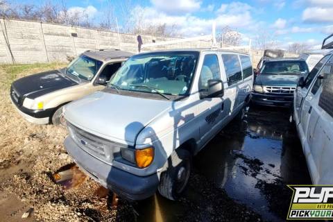 Photo of 2006 Ford E-150