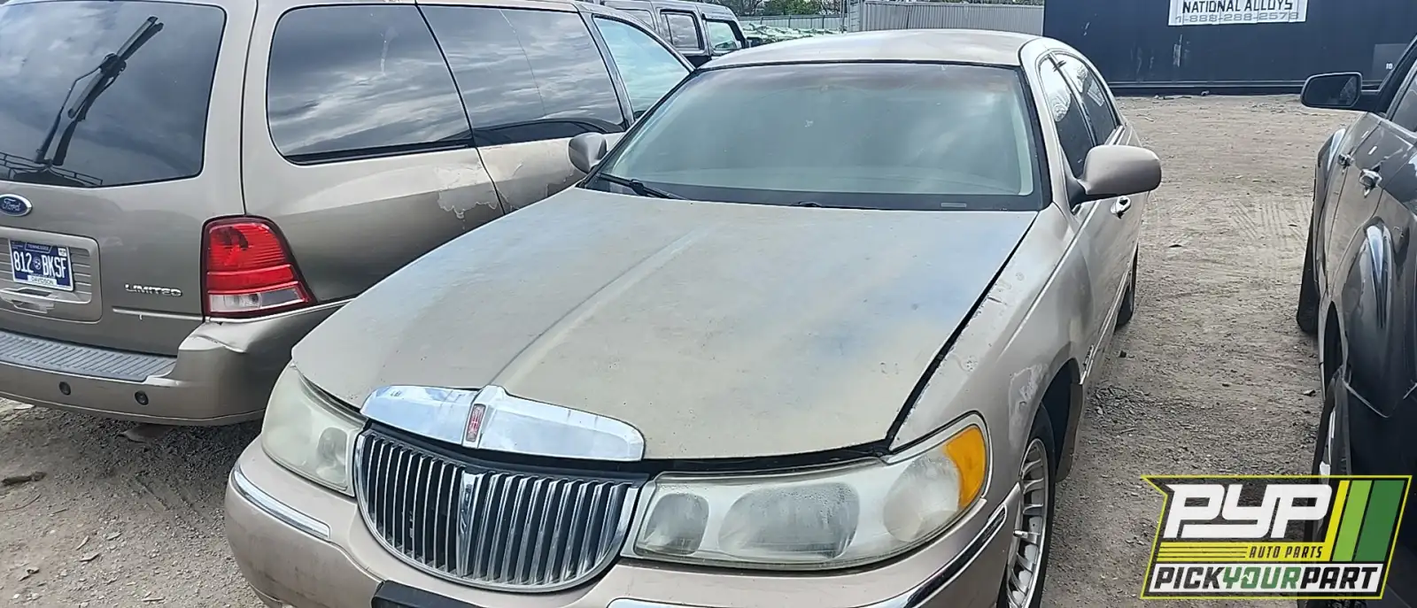 Photo of 1998 Lincoln Town Car