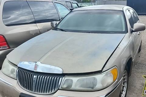 Photo of 1998 Lincoln Town Car
