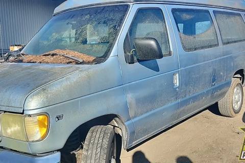 Photo of 1998 Ford E-350 Econoline Club Wagon