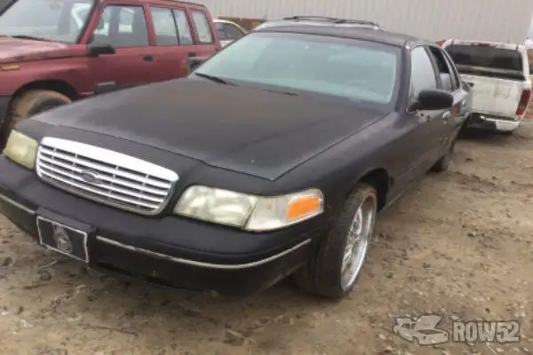 Photo of 2000 Ford Crown Victoria