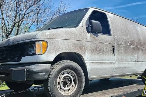 Photo of 1998 Ford E-150 Econoline