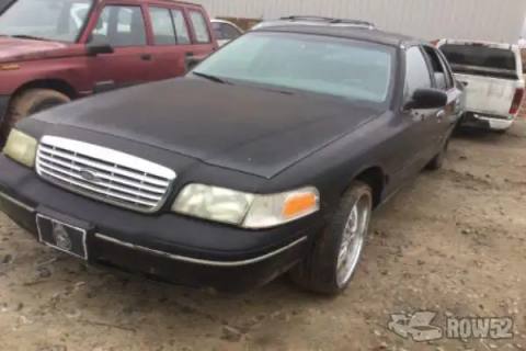 Photo of 2000 Ford Crown Victoria