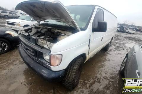 Photo of 2004 Ford E-350 Super Duty