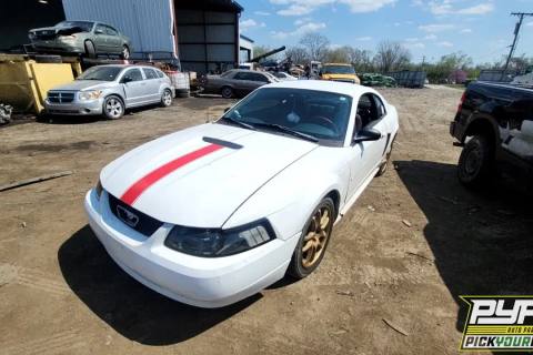 Photo of 2000 Ford Mustang