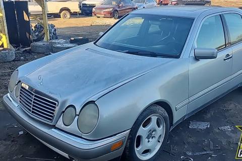 Photo of 1999 Mercedes-Benz E320
