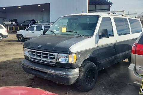 Photo of 1999 Ford E-150 Econoline Club Wagon