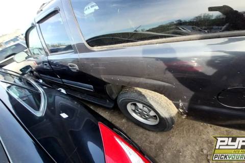 Photo of 2003 Chevrolet Suburban 1500