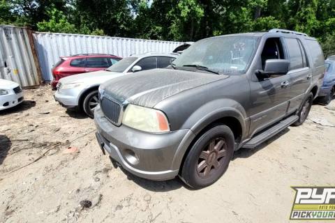 Photo of 2004 Lincoln Navigator