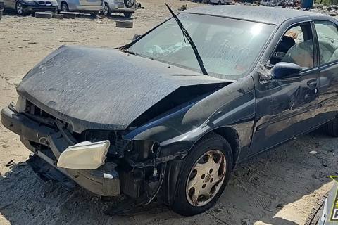 Photo of 1998 Nissan Altima