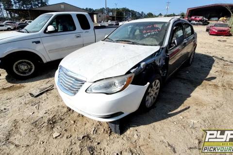Photo of 2013 Chrysler 200