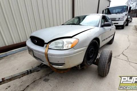 Photo of 2005 Ford Taurus
