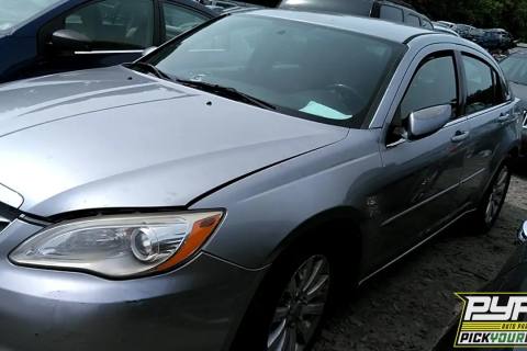 Photo of 2013 Chrysler 200