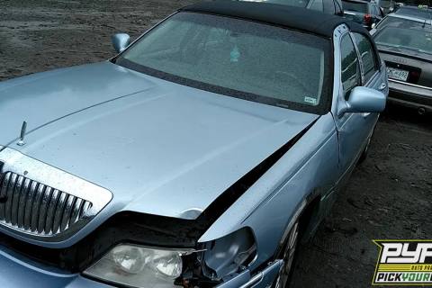 Photo of 2006 Lincoln Town Car