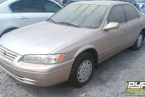 Photo of 1999 Toyota Camry