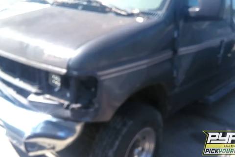 Photo of 2004 Ford E-250