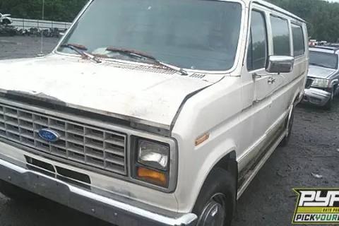Photo of 1991 Ford E-350 Econoline Club Wagon