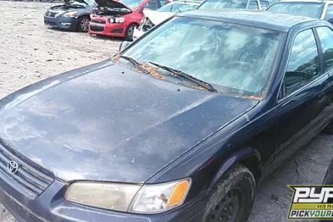 Photo of 1999 Toyota Camry