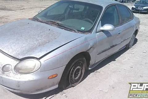 Photo of 1998 Ford Taurus