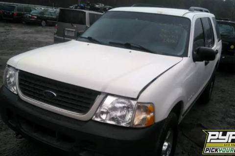 Photo of 2004 Ford Explorer