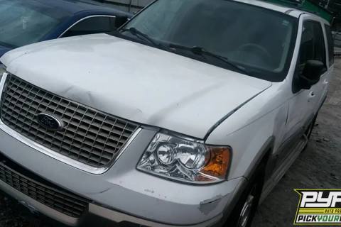 Photo of 2004 Ford Expedition