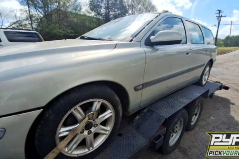 Photo of 2003 Volvo V70